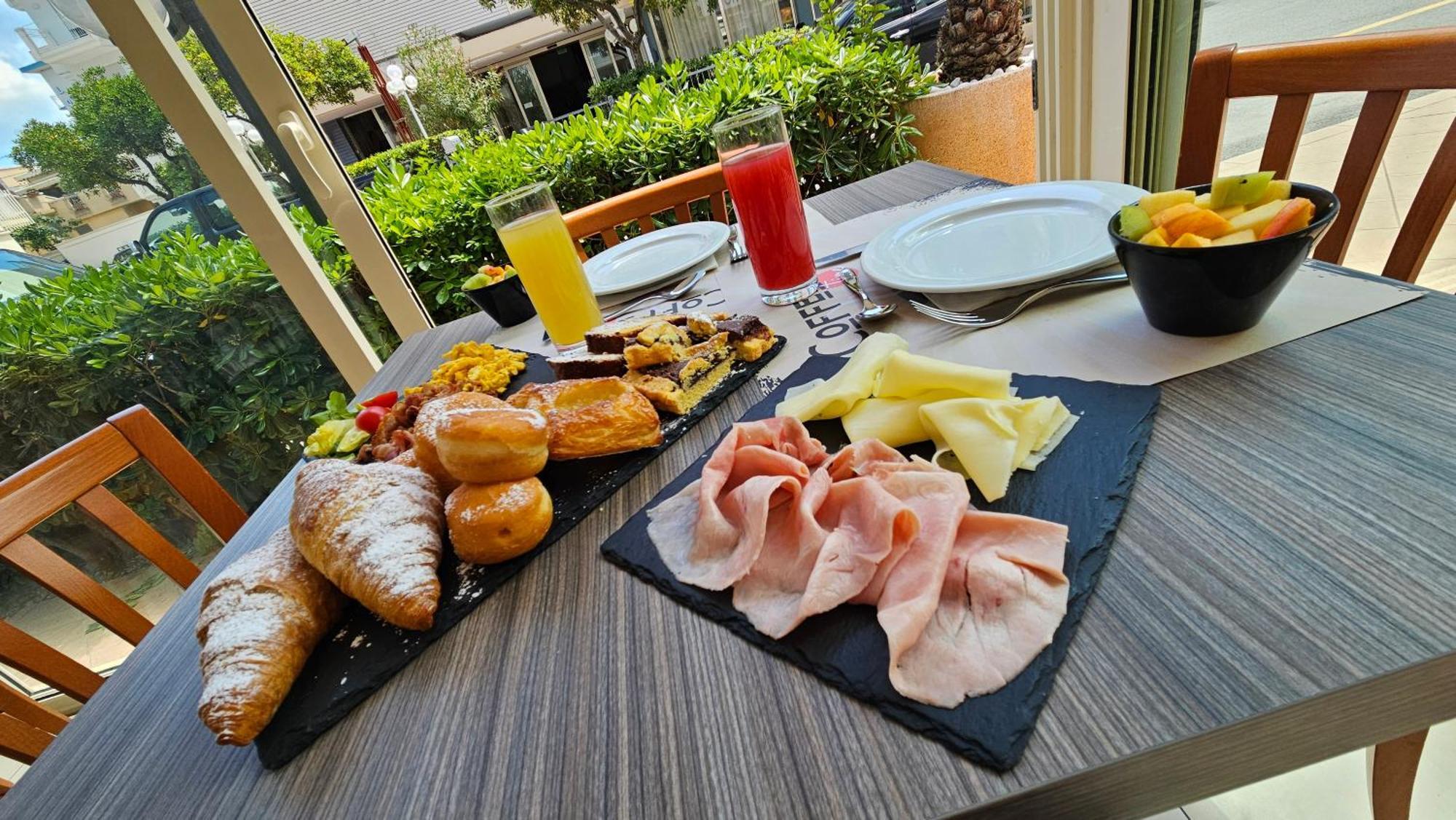 Hotel San Marino ริชชิโอเน ภายนอก รูปภาพ